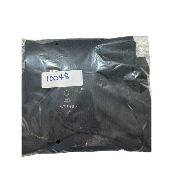 Freely Top Size L Black NWT - Picture 8 of 8